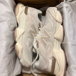 New Balance 9060 Sneakers Bisque Sea Salt Women’s 8 Men’s 6.5